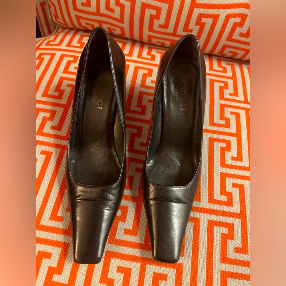Authentic Gucci pumps - Picture 2 of 8